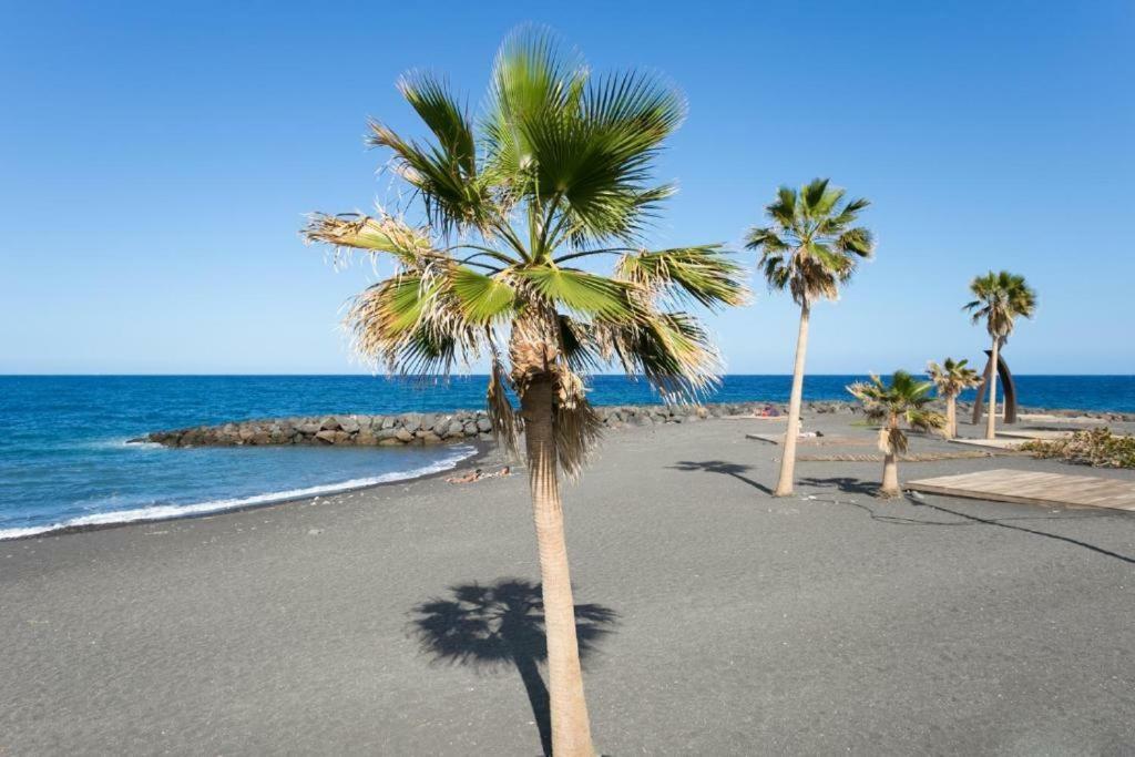 Bright Spacious Apartment, 2 Min Walk From Beach Candelaria Esterno foto
